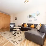 Apartment Trafalgar 222